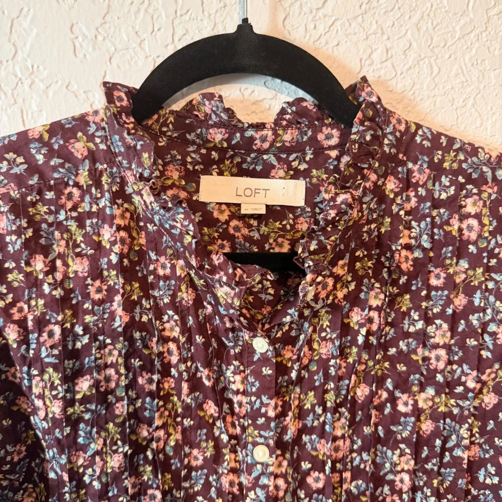 LOFT Floral Ruffle Neck Pintuck Blouse Size M Cottagecore Boho Burgundy Cotton